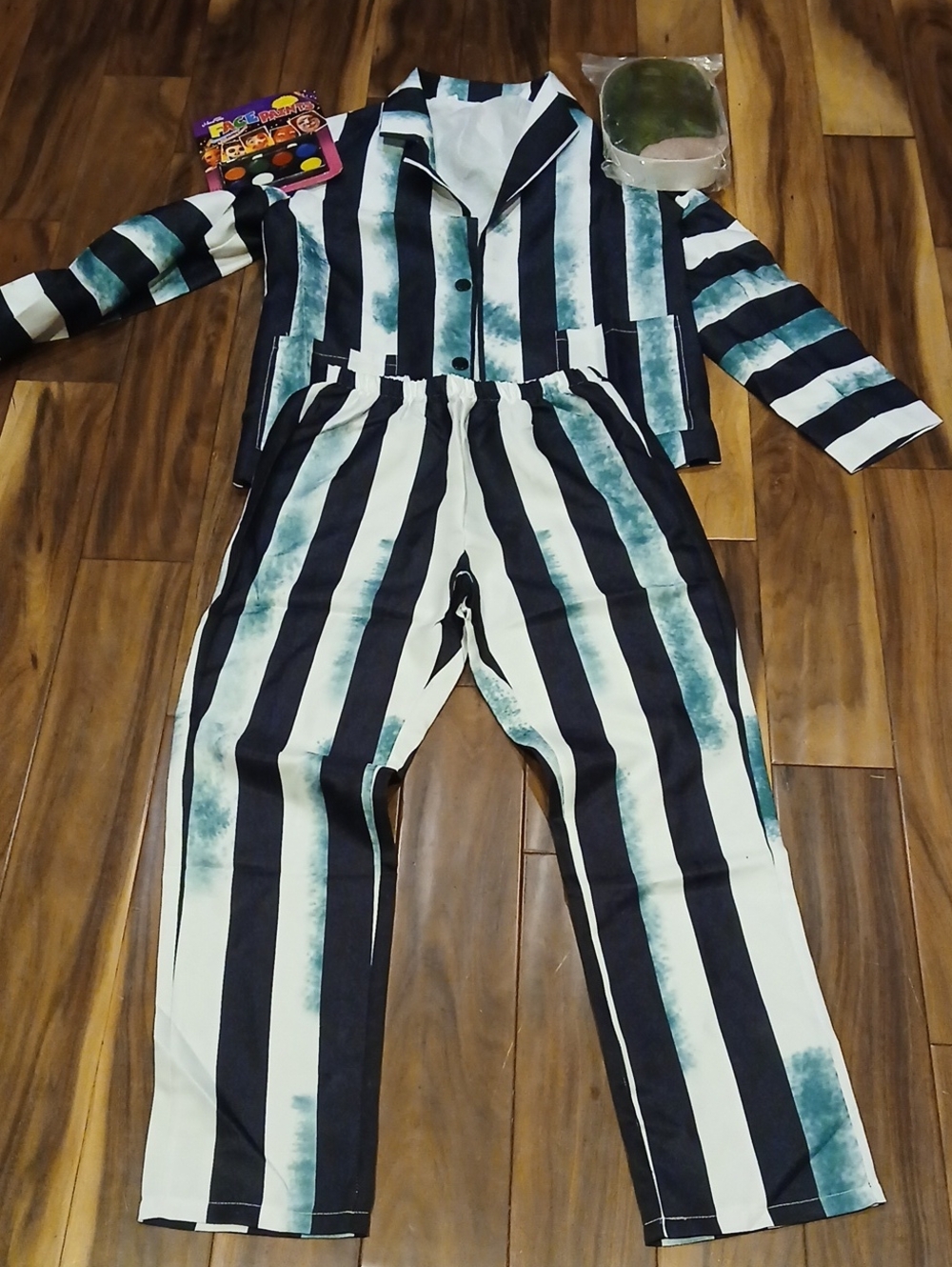 Beetlejuice Cosplay Costume - Long Sleeve Top & Pants, Tie, Wig and Makeup